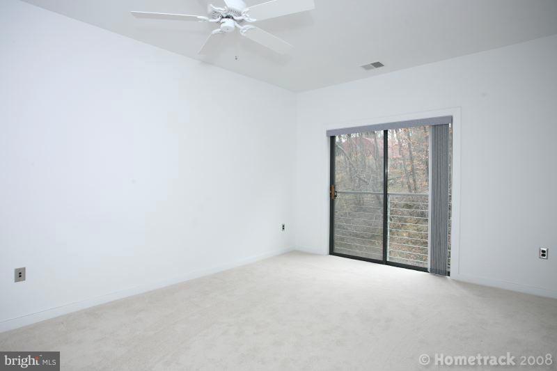 2007 Clipper Park Road, Unit 222 Baltimore, MD 21211 - Photo 16 of 18 Bath (Master)