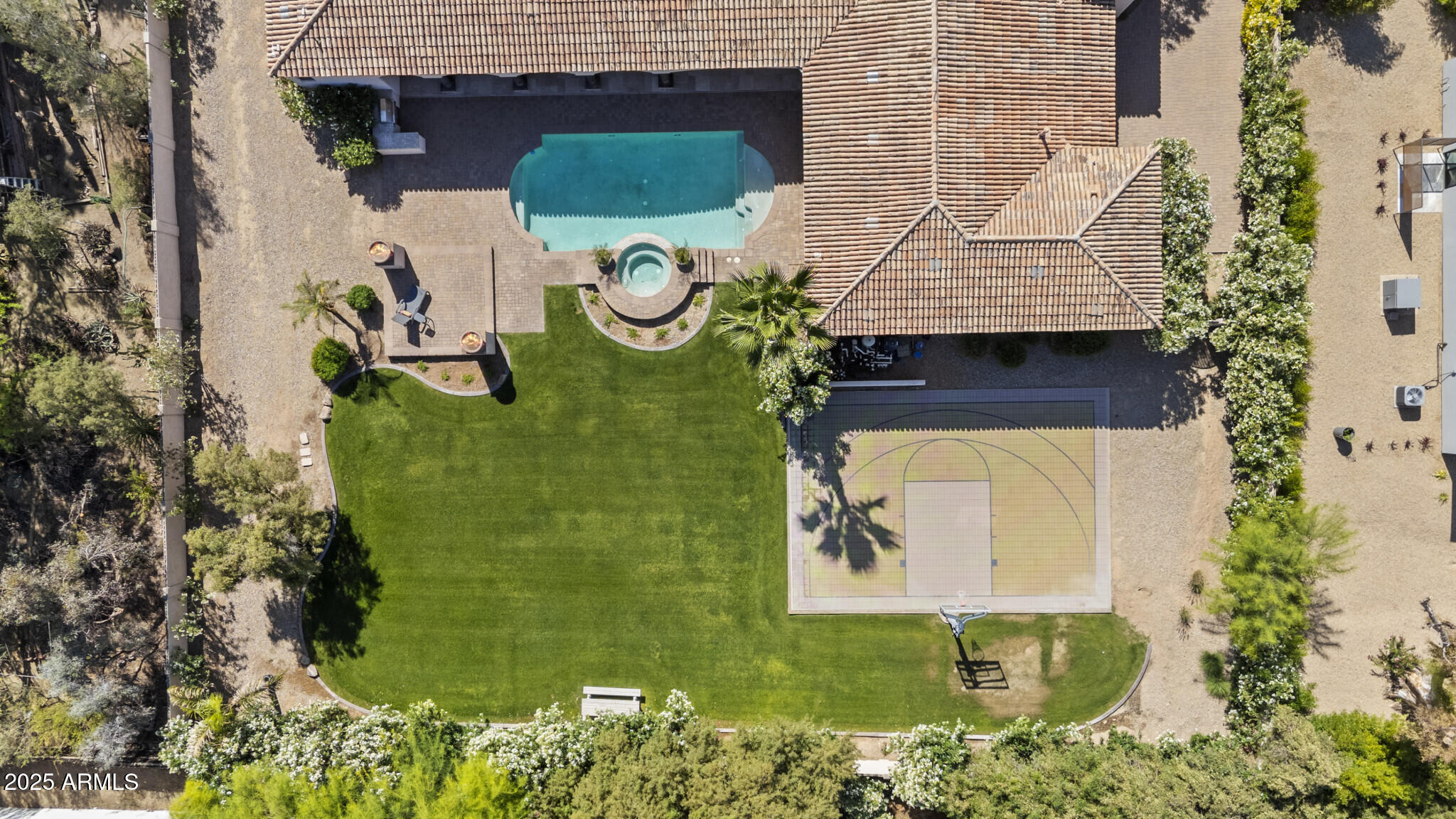 5615 North Invergordon Road Paradise Valley, AZ 85253 - Photo 18 of 95 18) 56673-68110137b638d