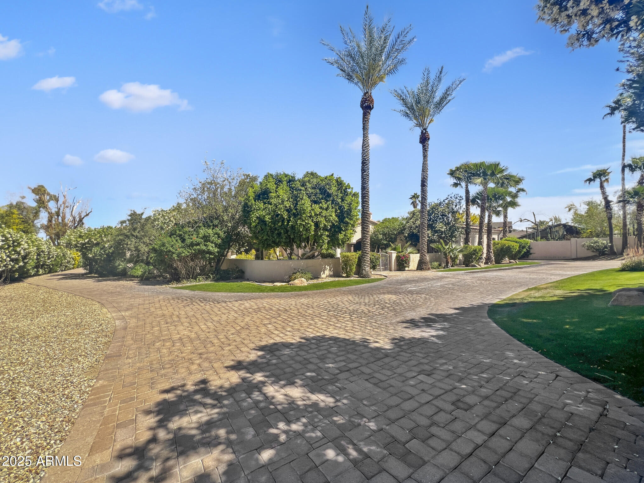 5615 North Invergordon Road Paradise Valley, AZ 85253 - Photo 20 of 95 20) 56673-6811018be03bd