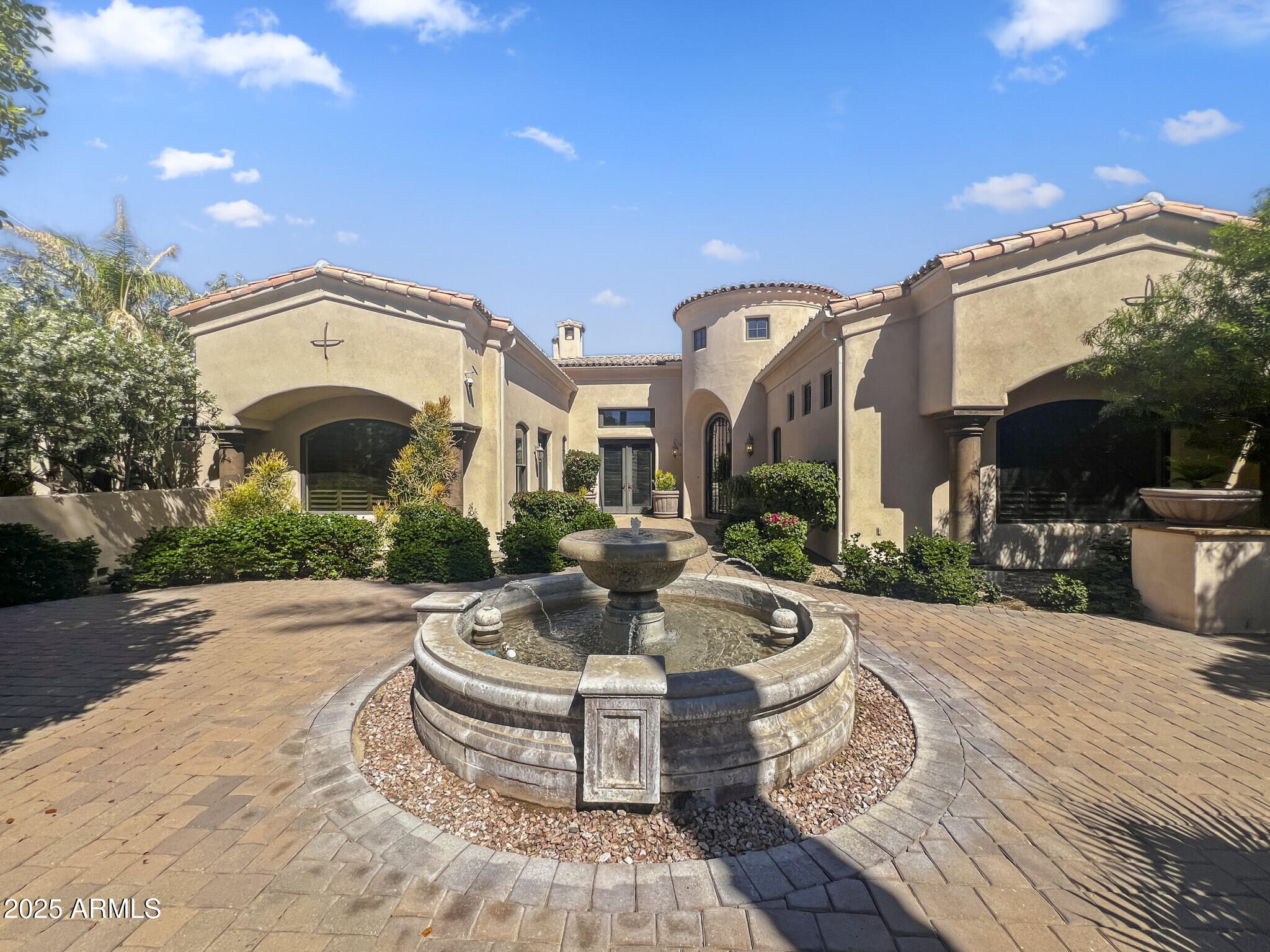 5615 North Invergordon Road Paradise Valley, AZ 85253 - Photo 28 of 95 28) 56673-6811019e541ed