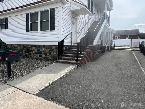 $2,100 | 16 East Kupsch Street, Unit C, Sayreville, NJ 08872