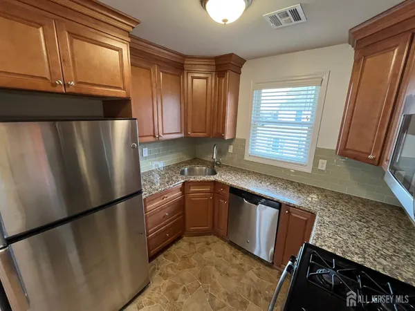 $2,100 | 16 East Kupsch Street, Unit C, Sayreville, NJ 08872