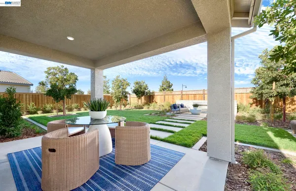 $505,630 | 17942 Glen Arbor Way, Lathrop, CA 95330