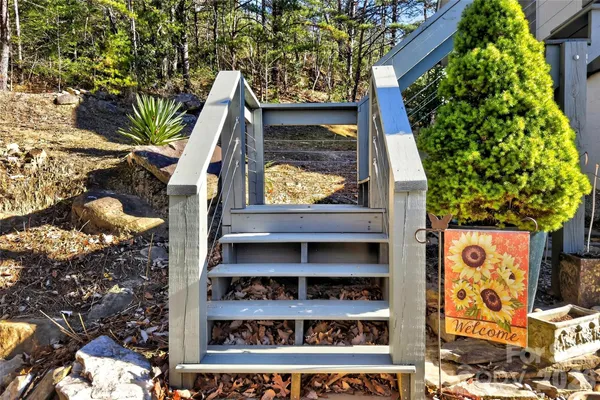 a view of entryway front of house