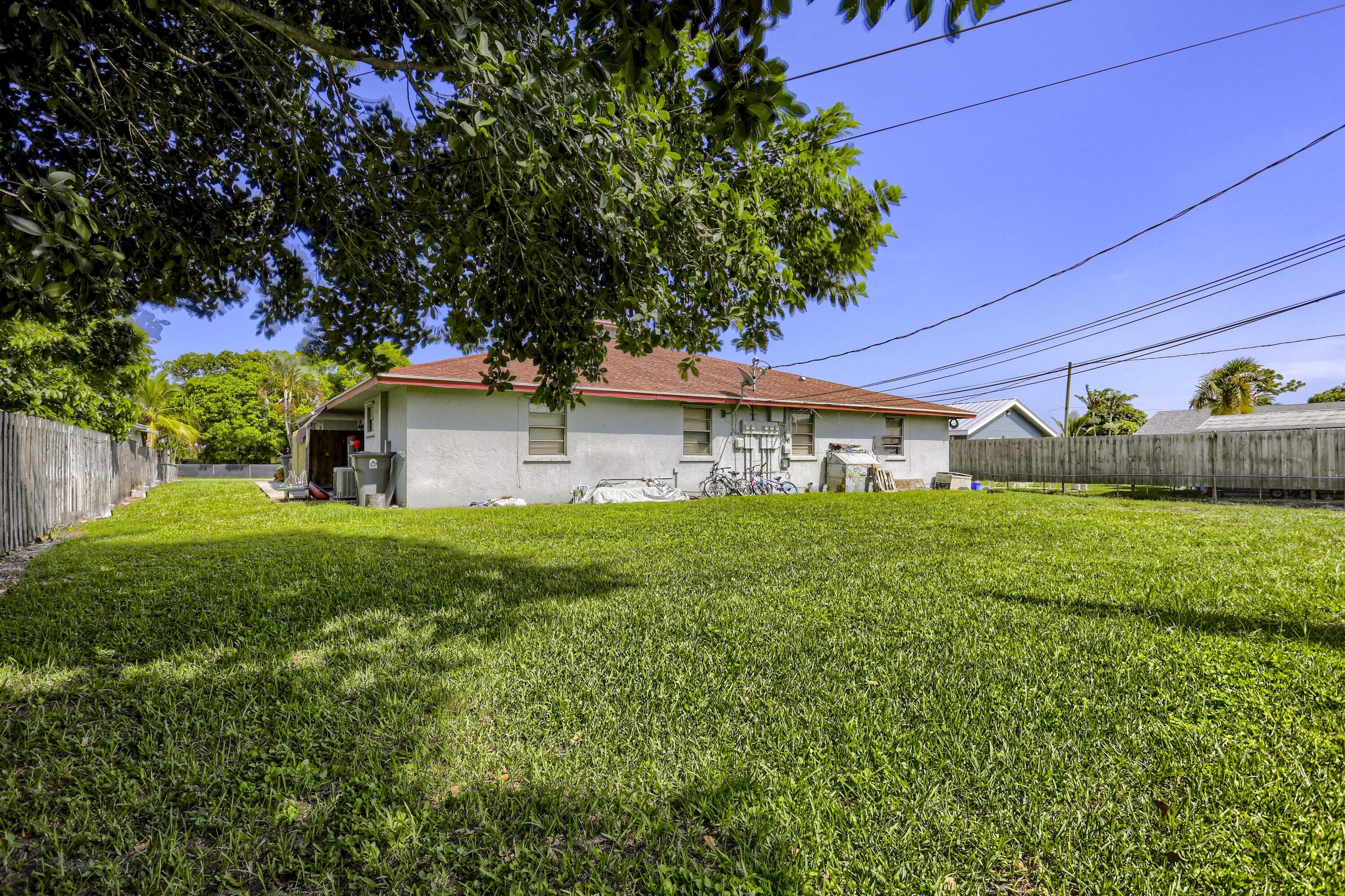 1419 Sunset Road West Palm Beach, FL 33406 - Photo 32 of 41 39__20a6226-hdr(6)_interior 2