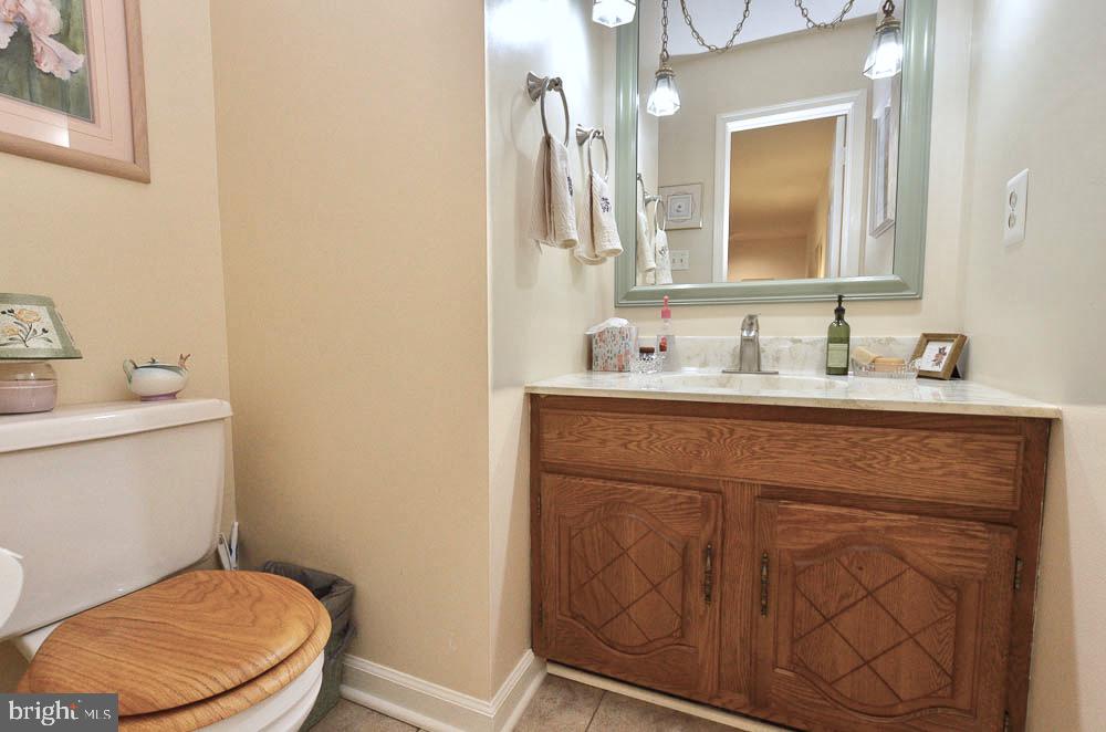 18 Carrollton Road Sterling, VA 20165 - Photo 33 of 45 Powder room located on main level