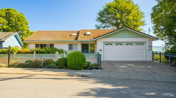 $999,000 | 1104 Birch Drive, Petaluma, CA 94952