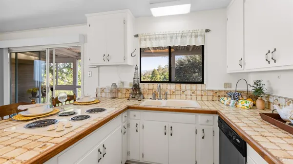$999,000 | 1104 Birch Drive, Petaluma, CA 94952