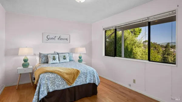 $999,000 | 1104 Birch Drive, Petaluma, CA 94952