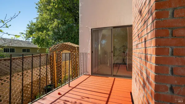 $999,000 | 1104 Birch Drive, Petaluma, CA 94952