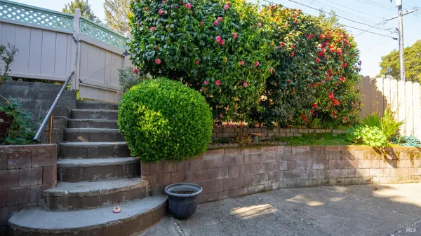 $999,000 | 1104 Birch Drive, Petaluma, CA 94952