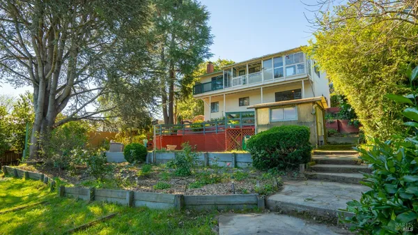 $999,000 | 1104 Birch Drive, Petaluma, CA 94952
