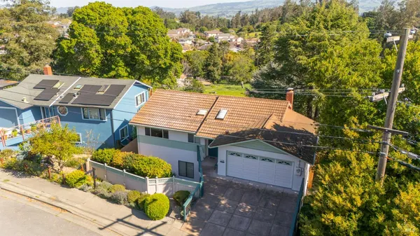 $999,000 | 1104 Birch Drive, Petaluma, CA 94952