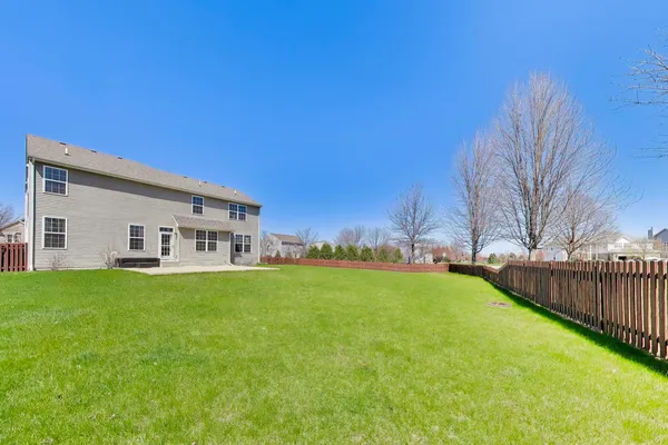 $559,900 | 300 Winthrop Drive, Oswego, IL 60543