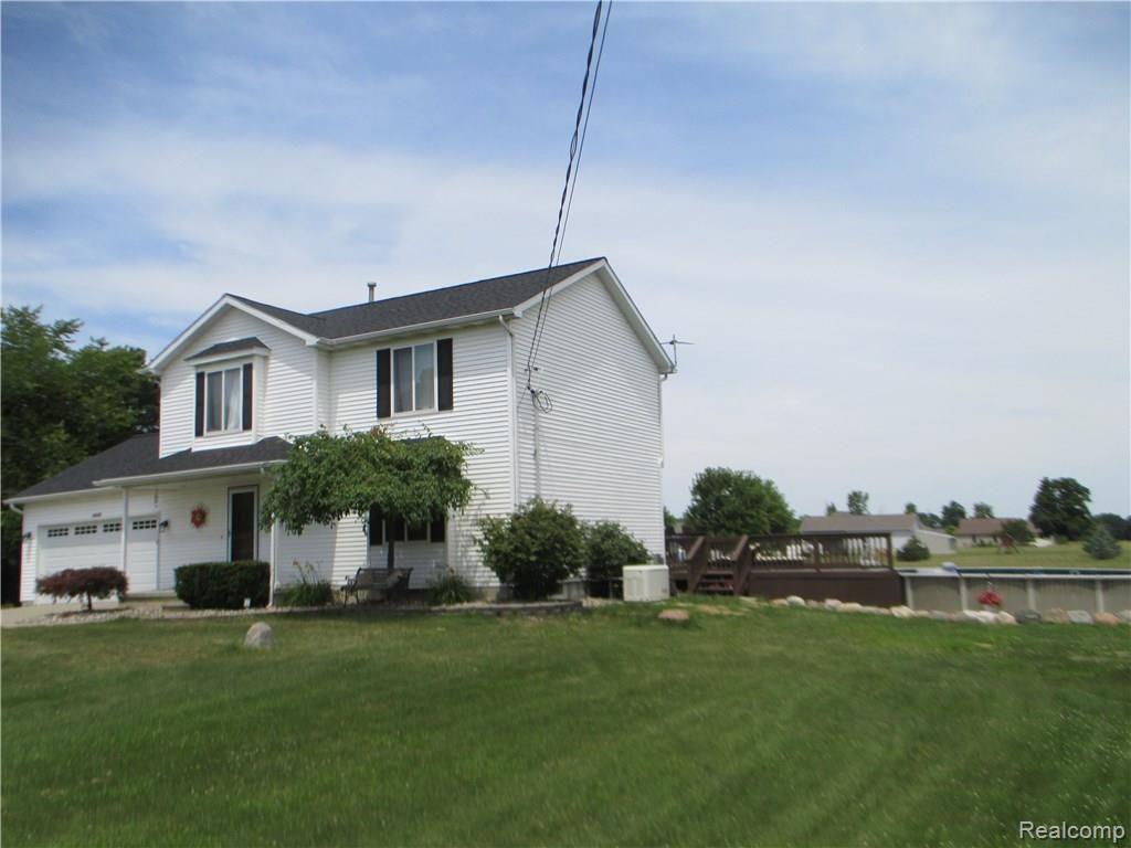 4488 Baldwin Road Grand Blanc, MI 48439 - Photo 2 of 28 004.JPG