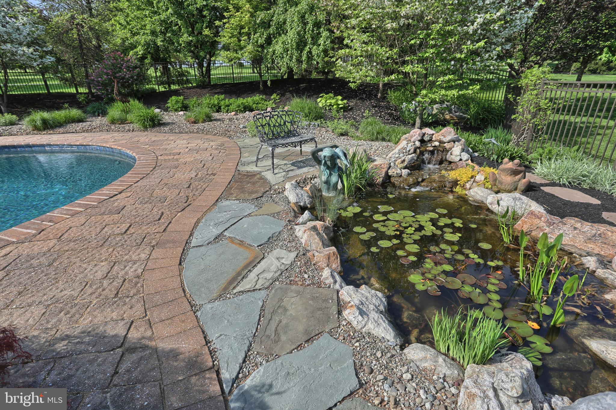 8 Whitney Way Lebanon, PA 17042 - Photo 38 of 43