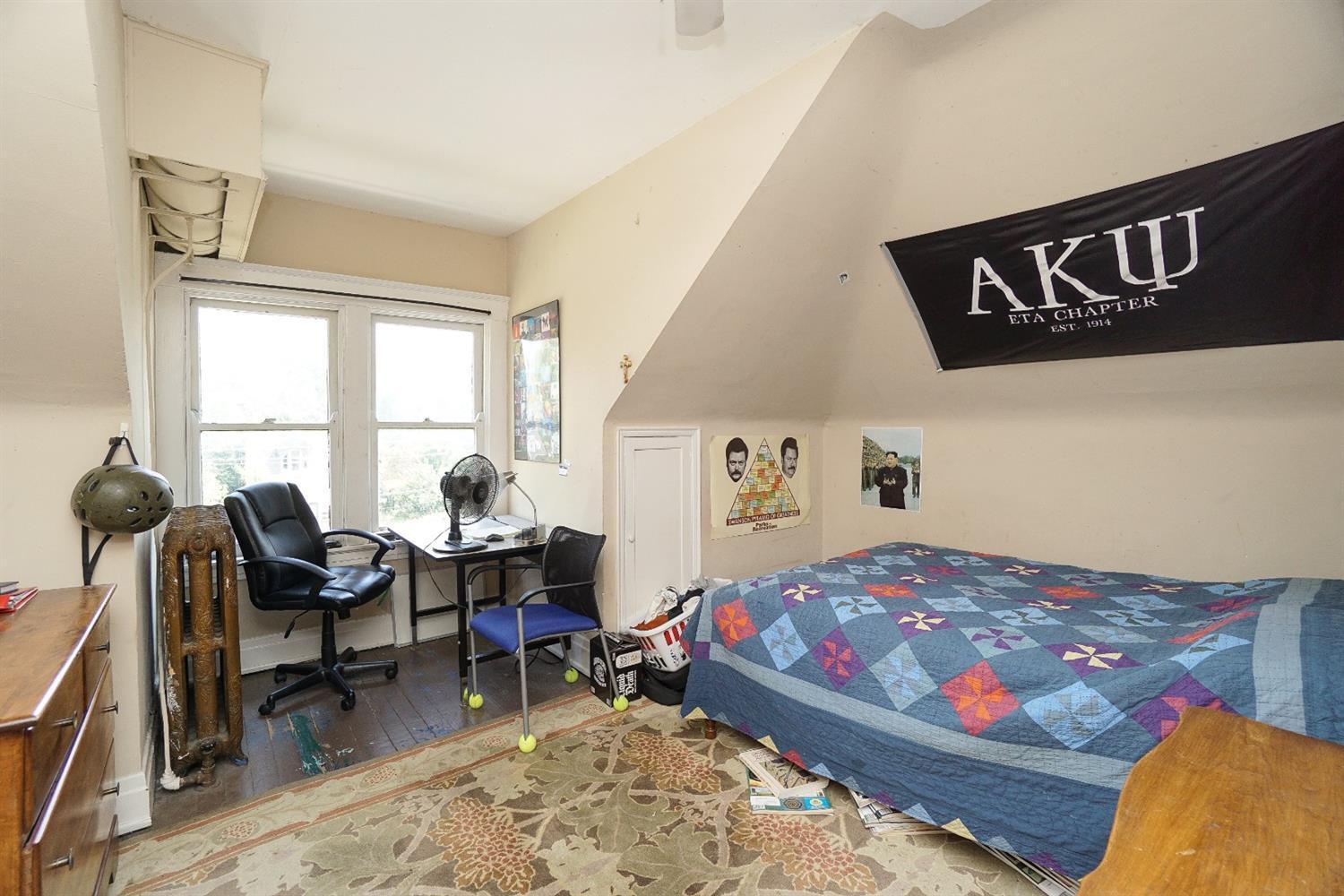 683 Riddle Road Cincinnati, OH 45220 - Photo 16 of 19 Gallery Image 16