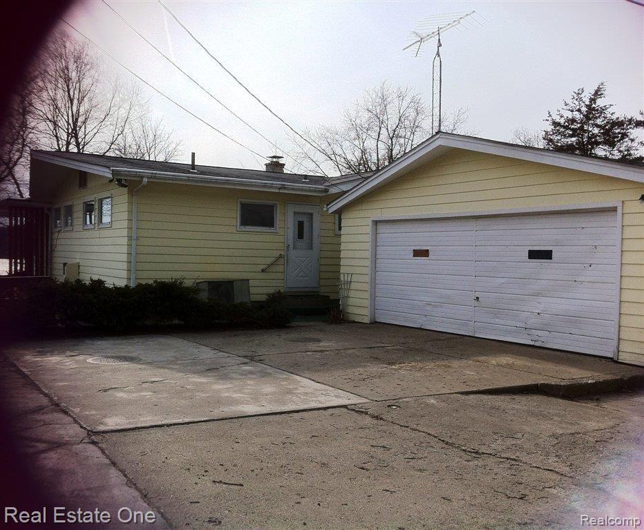 11381 Hall Road Whitmore Lake, MI 48189 - Photo 20 of 21 REAR VIEW 1.jpg