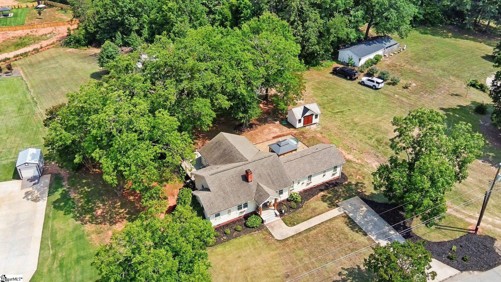 44 Wofford Road Taylors, SC 29687 - Photo 2 of 31