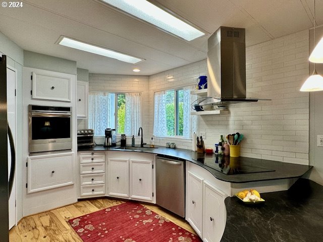 1601 Rhododendron Drive, Unit 536 Florence, OR 97439 - Photo 6 of 40 Kitchen