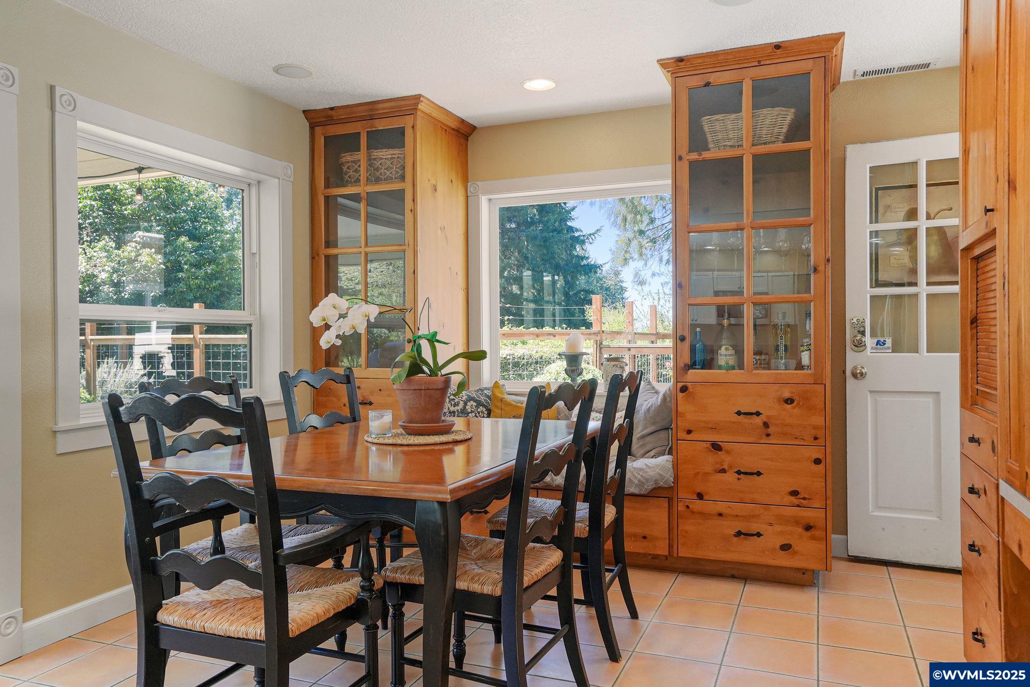 6472 Macleay Road Southeast Salem, OR 97317 - Photo 10 of 49 Gallery Image 10