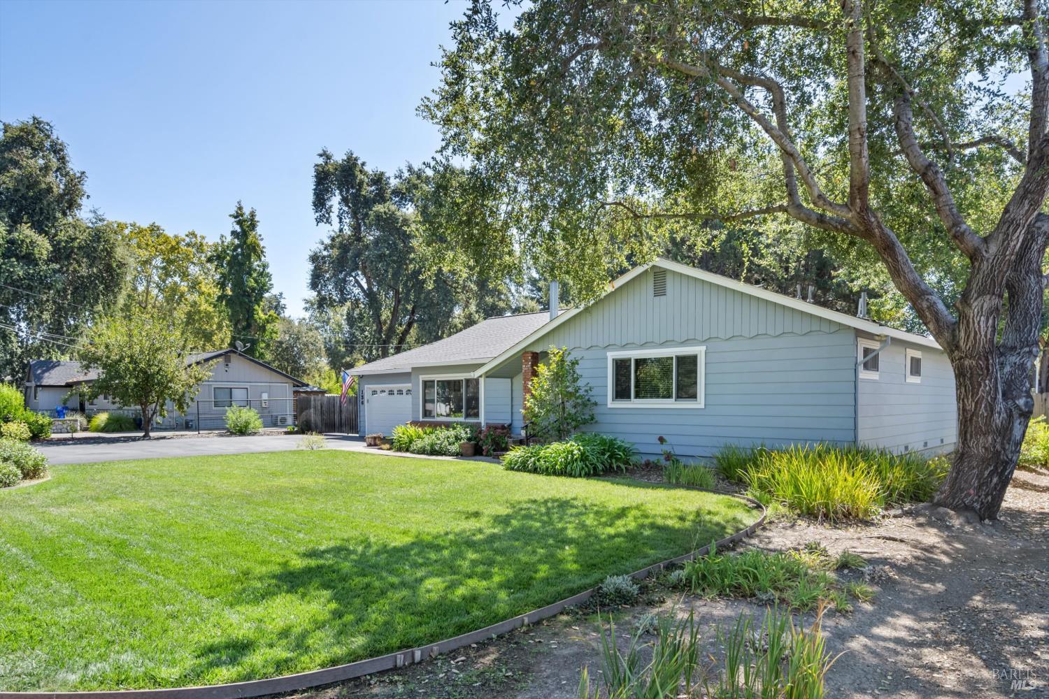 136 Mark West Station Road Windsor, CA 95492 - Photo 6 of 60 Gallery Image 6