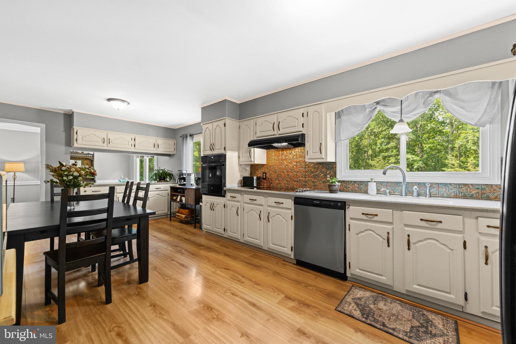 19306 Frazier Road Culpeper, VA 22701 - Photo 15 of 49 Eat-in kitchen.