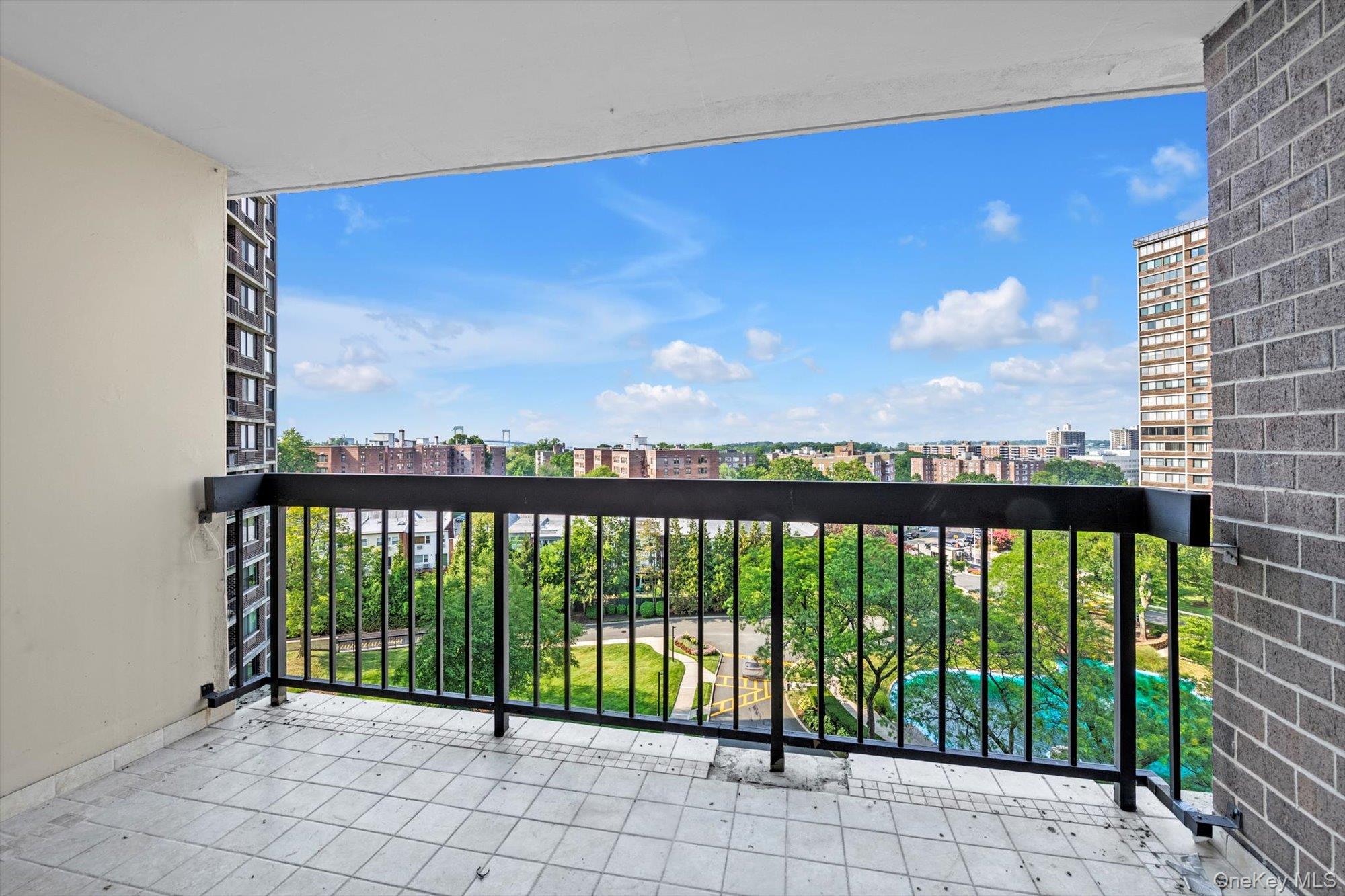 1 Bay Club Drive, Unit 8J Queens, NY 11360 - Photo 9 of 17 a view of a balcony