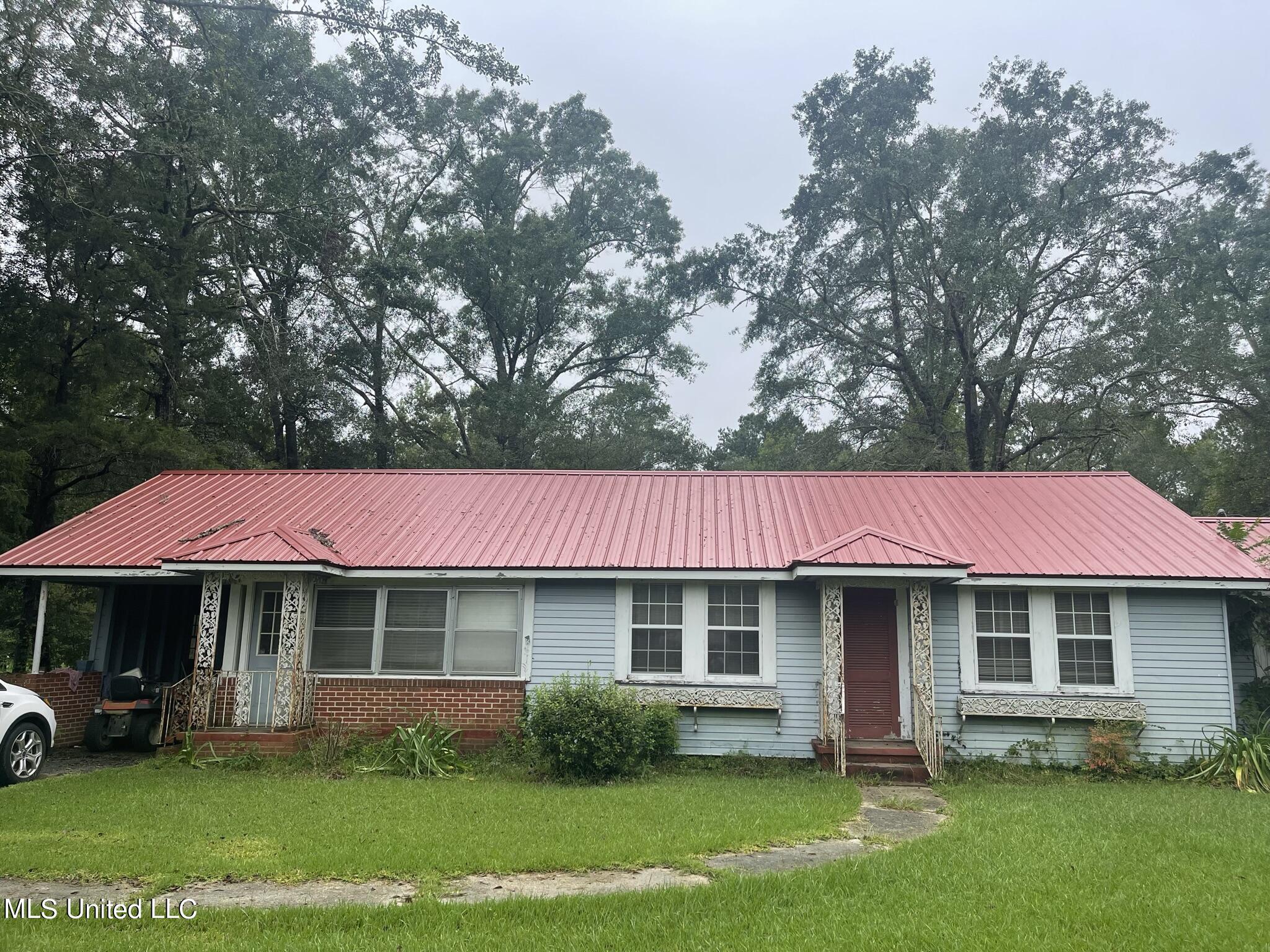 4721 Highway 19 Meridian, MS 39307 - Photo 1 of 1 Home on 4+/- acres