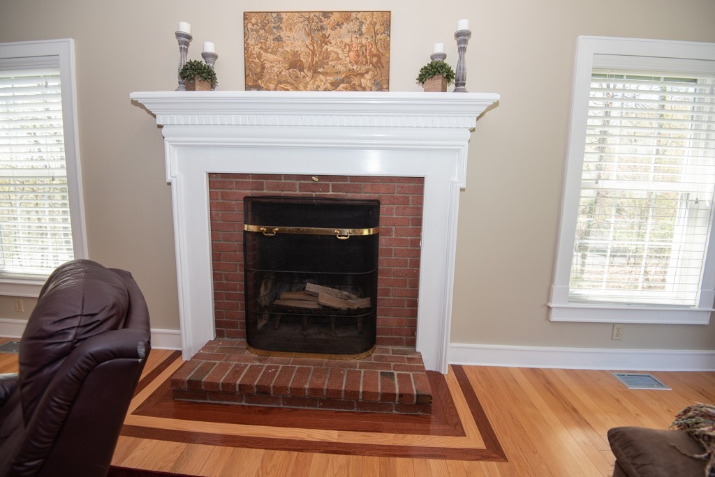 17 Stoneybrook Road Charlton, MA 01507 - Photo 8 of 28 Gallery Image 8