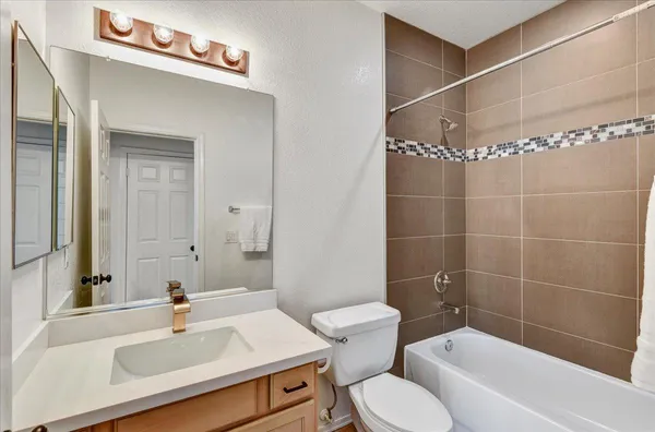 $2,195 | 3247 East Maldonado Drive, Phoenix, AZ 85042