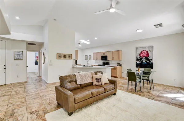 $2,195 | 3247 East Maldonado Drive, Phoenix, AZ 85042