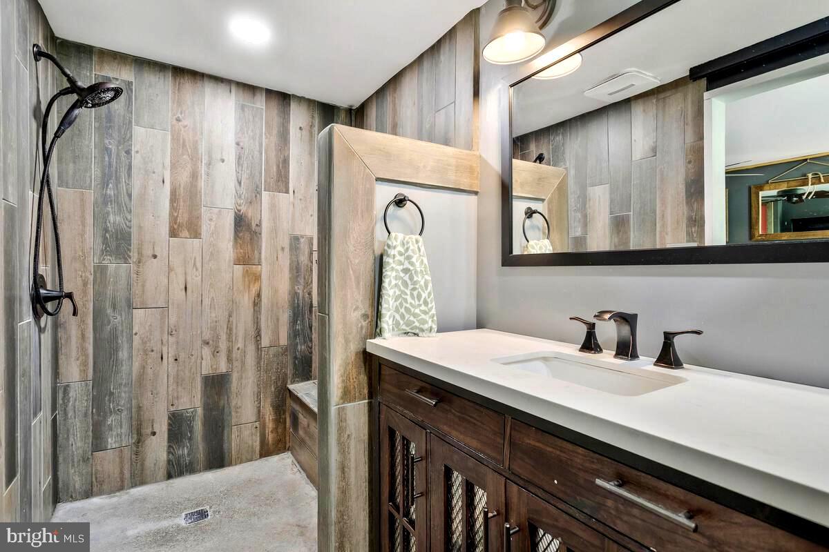 1620 Joe Harris Road Prince Frederick, MD 20678 - Photo 28 of 44 Custom bathroom