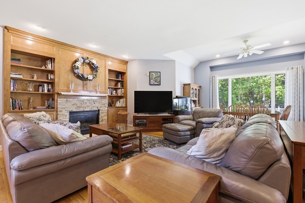 15 Long Pasture Road North Andover, MA 01845 - Photo 8 of 42