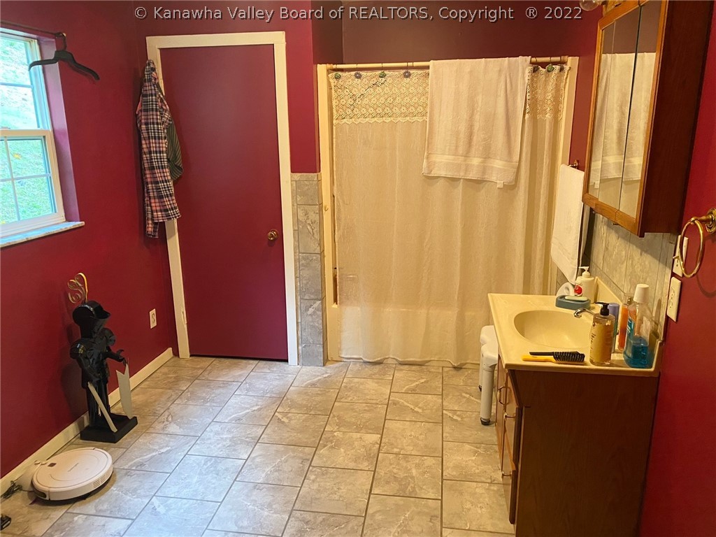 1693 Cottontree Road Walton, WV 25286 - Photo 15 of 23 Gallery Image 15