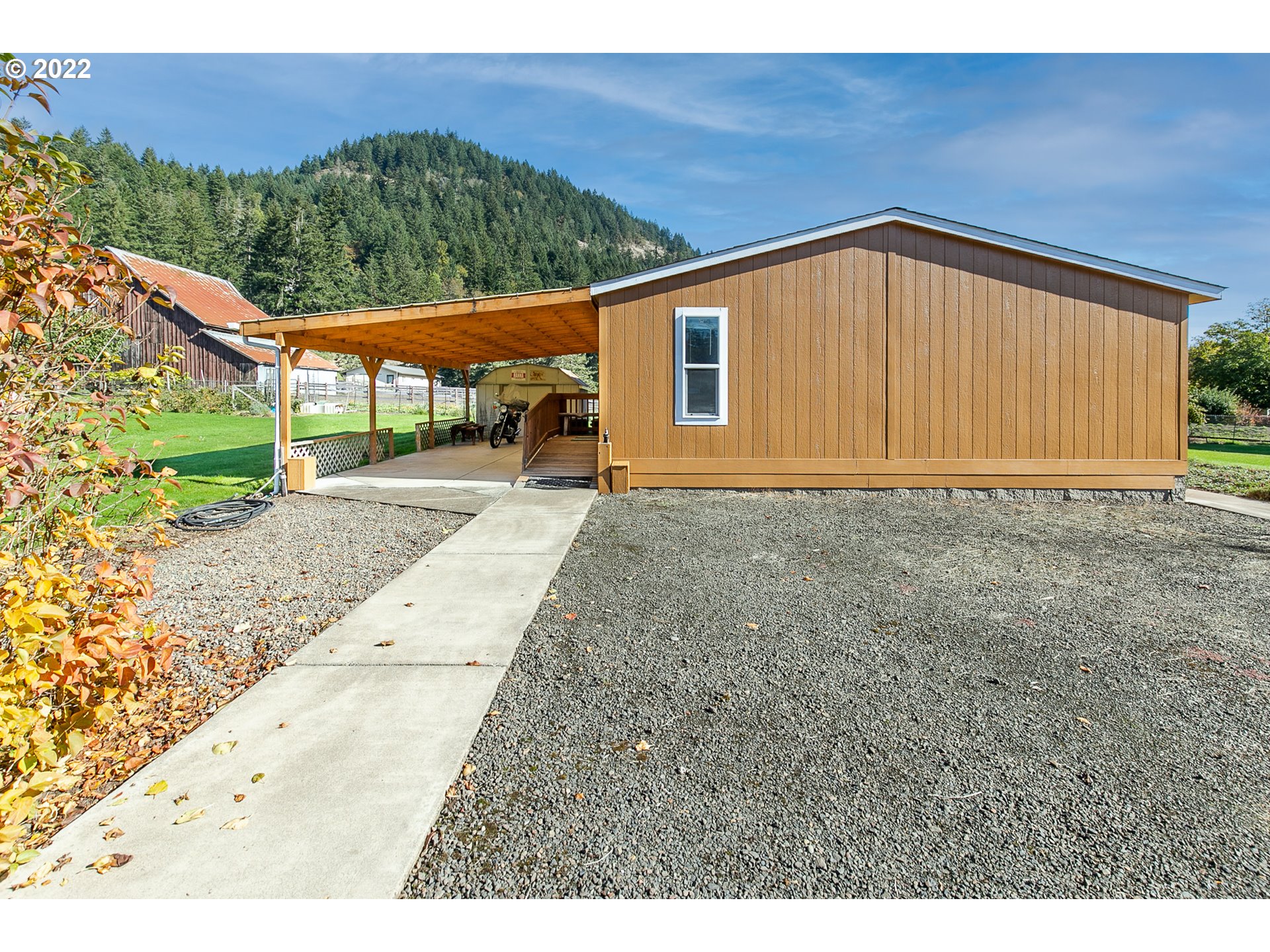 34785 Row River Road Cottage Grove, OR 97424 - Photo 6 of 31 a view of backyard with green space