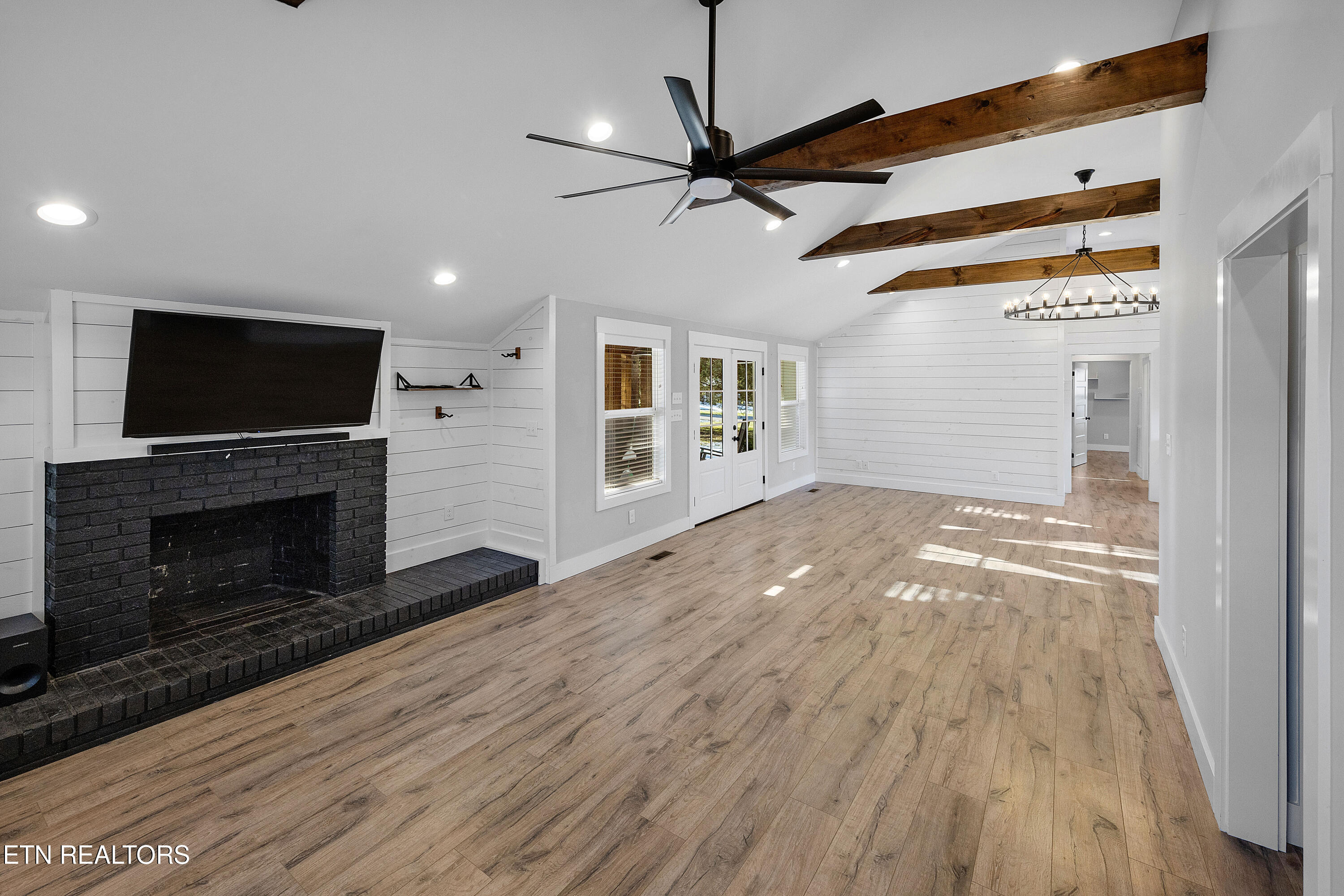 309 Hamilton Road Knoxville, TN 37920 - Photo 8 of 31 L40A1557