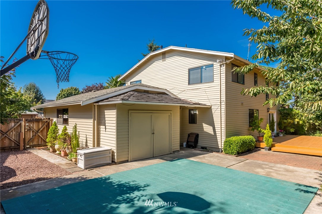18654 110th Place Southeast Renton, WA 98055 - Photo 22 of 24