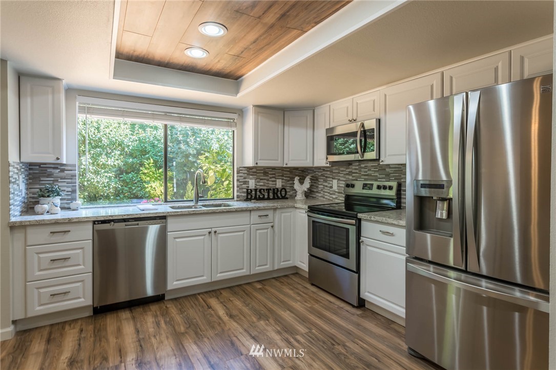 18654 110th Place Southeast Renton, WA 98055 - Photo 7 of 24