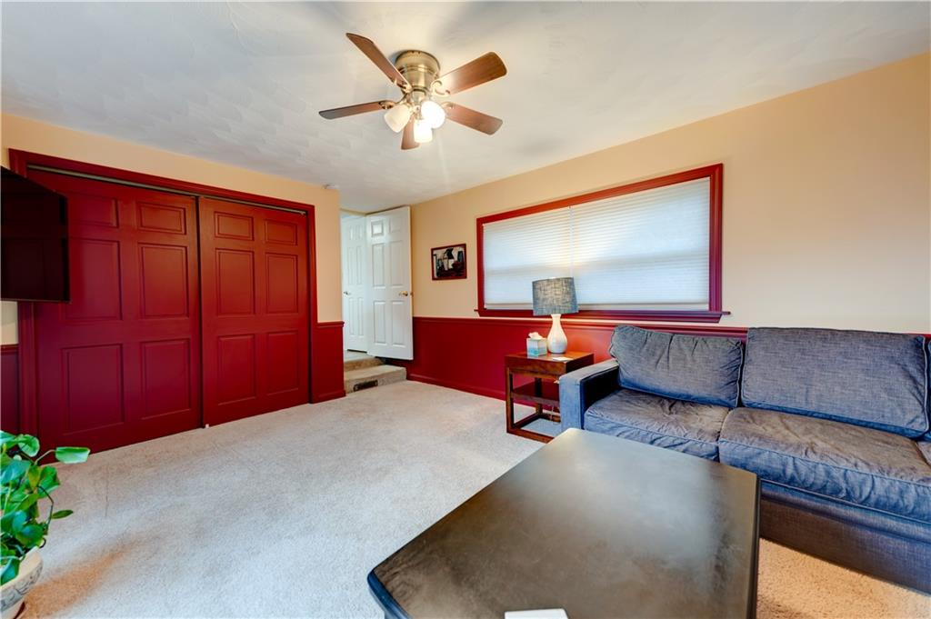 5618 Aiken Road McKees Rocks, PA 15136 - Photo 11 of 22 a living room with furniture