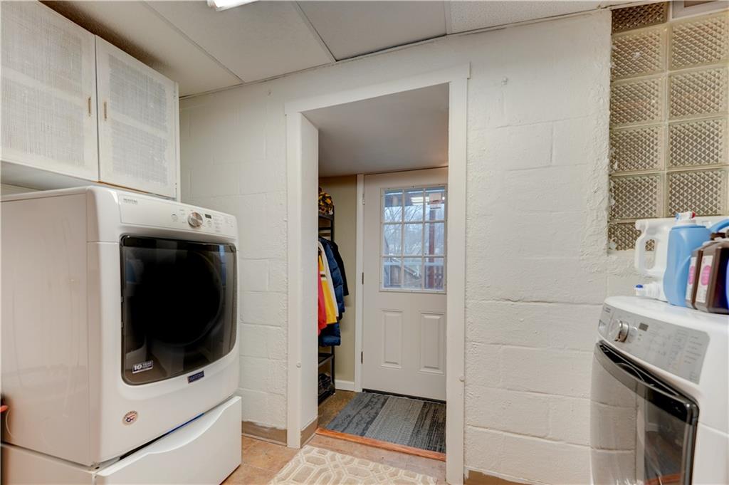 5618 Aiken Road McKees Rocks, PA 15136 - Photo 15 of 22 a utility room with dryer and washer