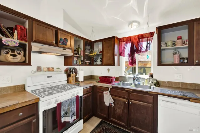 $150,000 | 8 Deck Drive, Suisun City, CA 94585