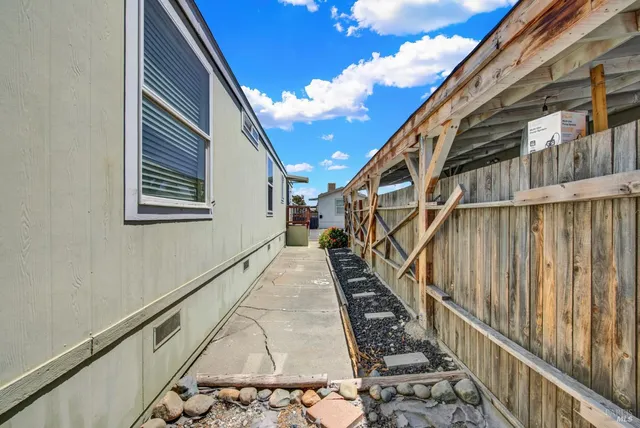 $150,000 | 8 Deck Drive, Suisun City, CA 94585