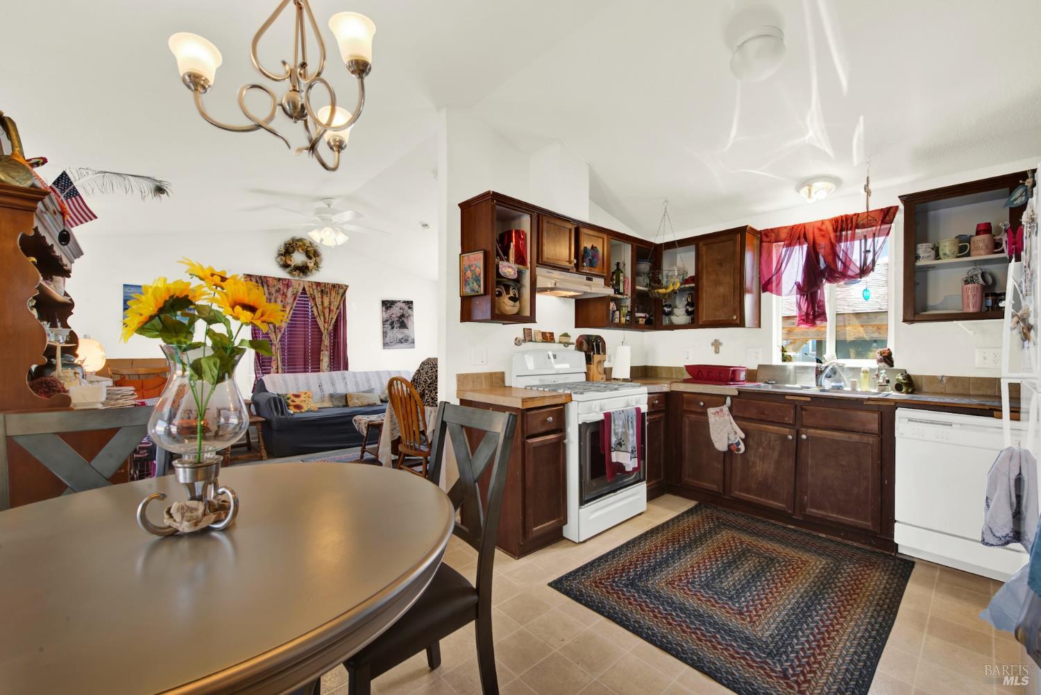 8 Deck Drive Suisun City, CA 94585 - Photo 10 of 38