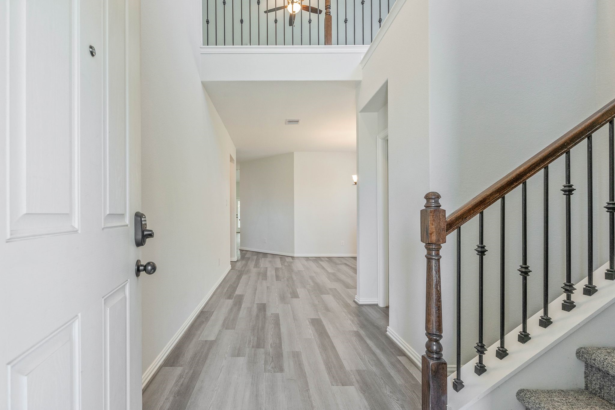 143 Scarlet Maple Way Conroe, TX 77318 - Photo 3 of 28