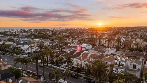$2,795,000 | 511 9th Street, Huntington Beach, CA 92648