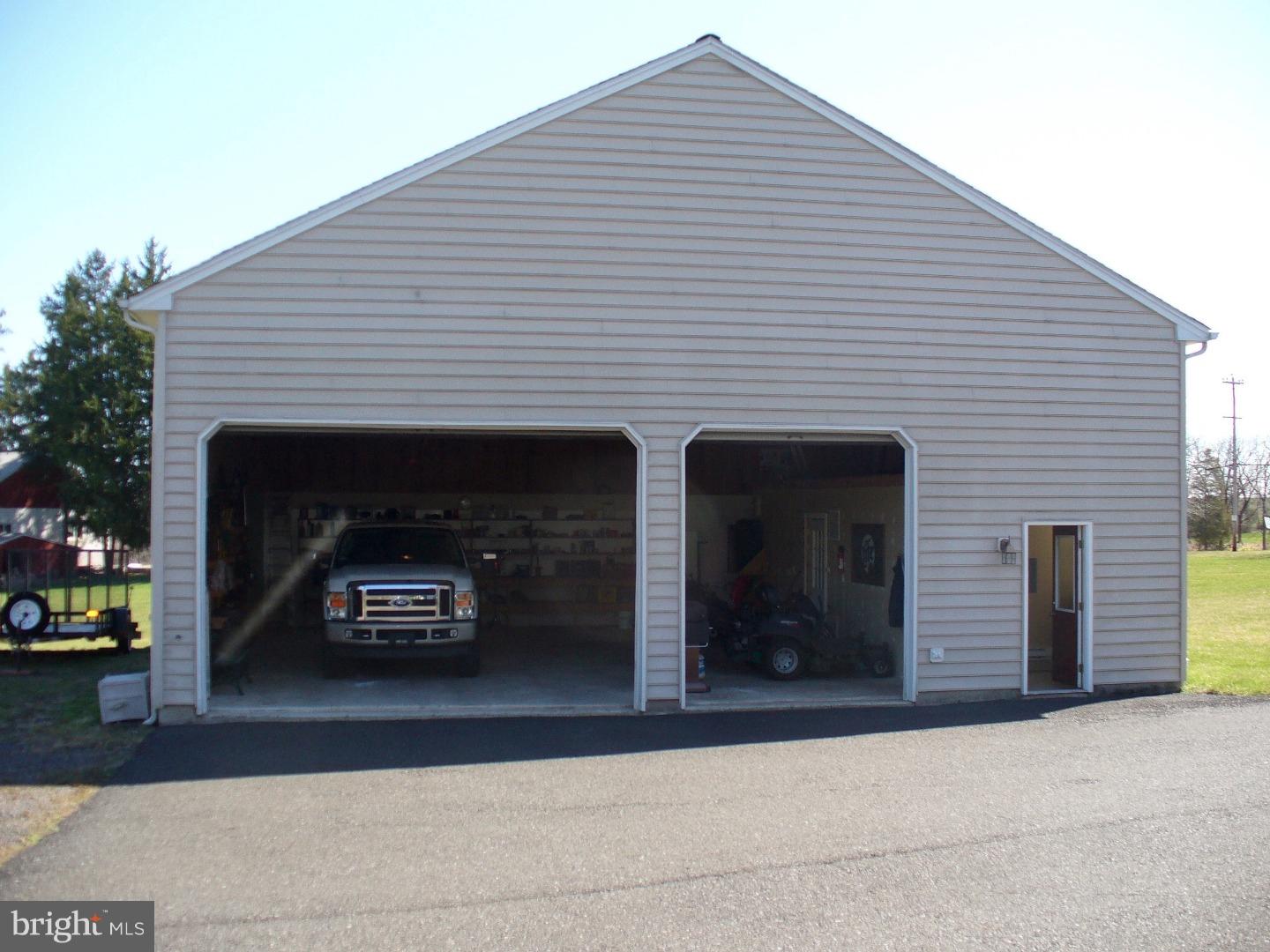 112 Moyer Road Telford, PA 18969 - Photo 22 of 25 Garage