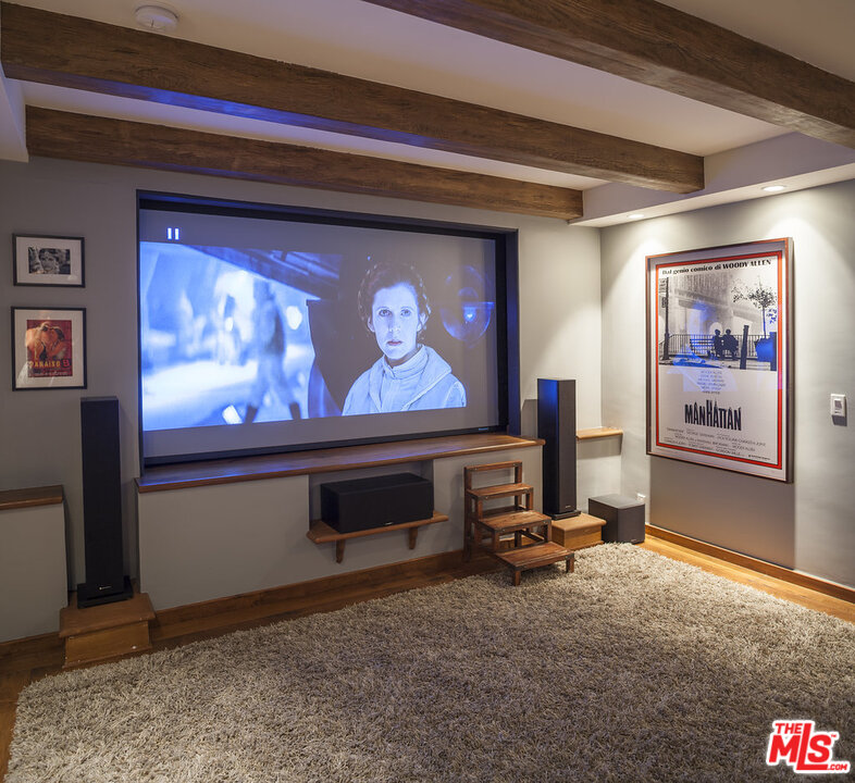 3567 Serra Road Malibu, CA 90265 - Photo 17 of 31 Gallery Image 17