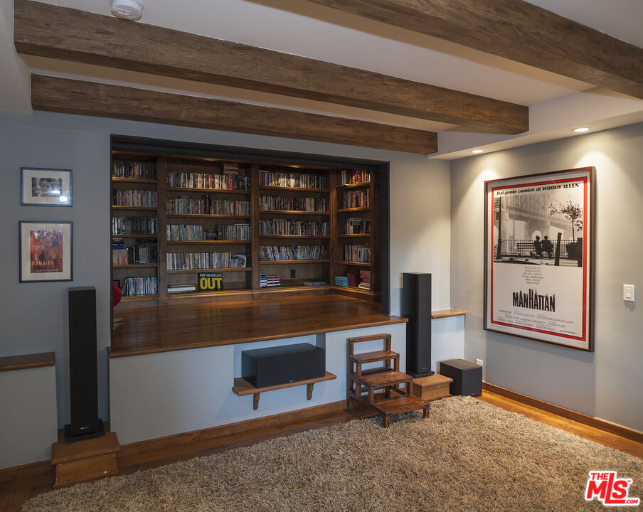 3567 Serra Road Malibu, CA 90265 - Photo 18 of 31 Gallery Image 18