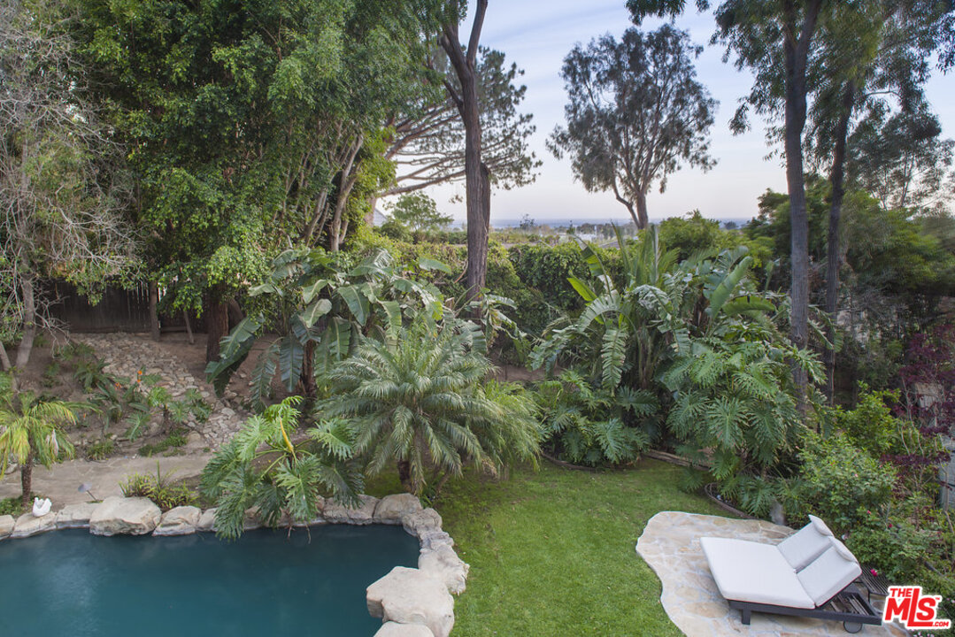 3567 Serra Road Malibu, CA 90265 - Photo 22 of 31 Gallery Image 22
